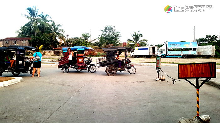 菲律賓在地傳統交通工具-三輪車,機車載人