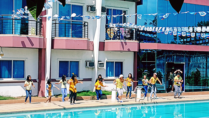 Philinter 麥克坦島, 語言學校, 課後活動