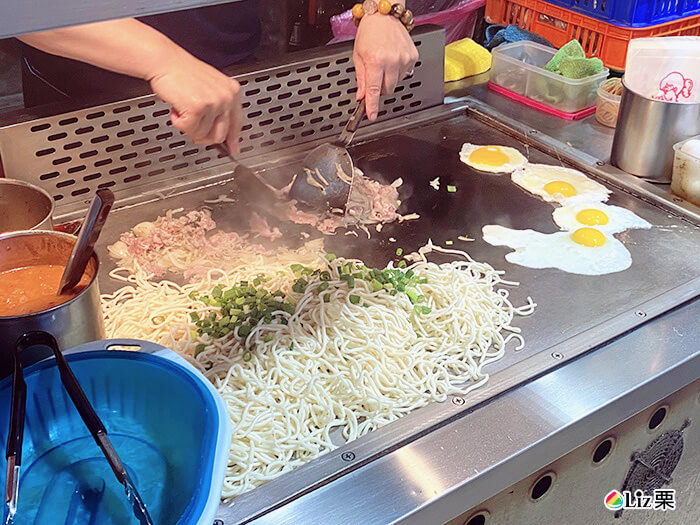 三重天台鐵板麵 三重鐵板麵,臉很臭