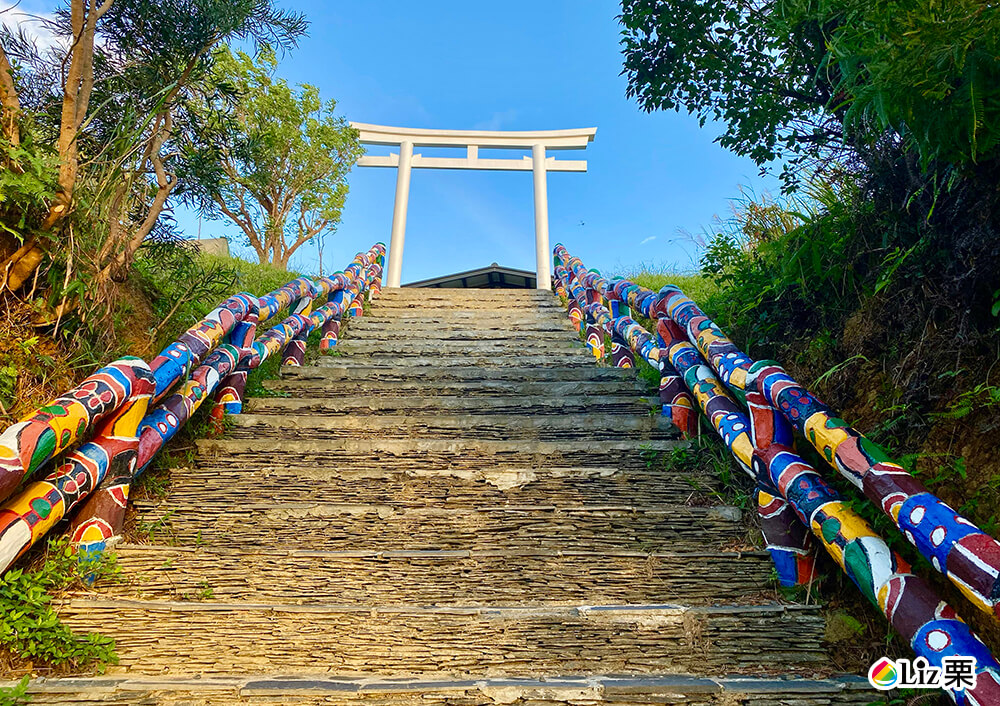 高士神社白色鳥居