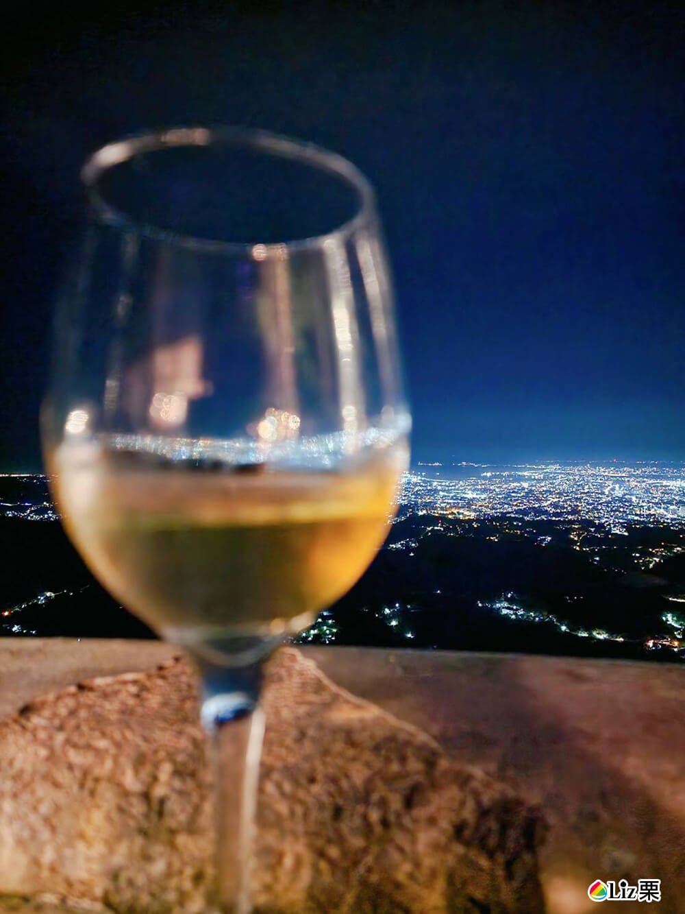 宿霧夜景,LA VIE IN THE SKY