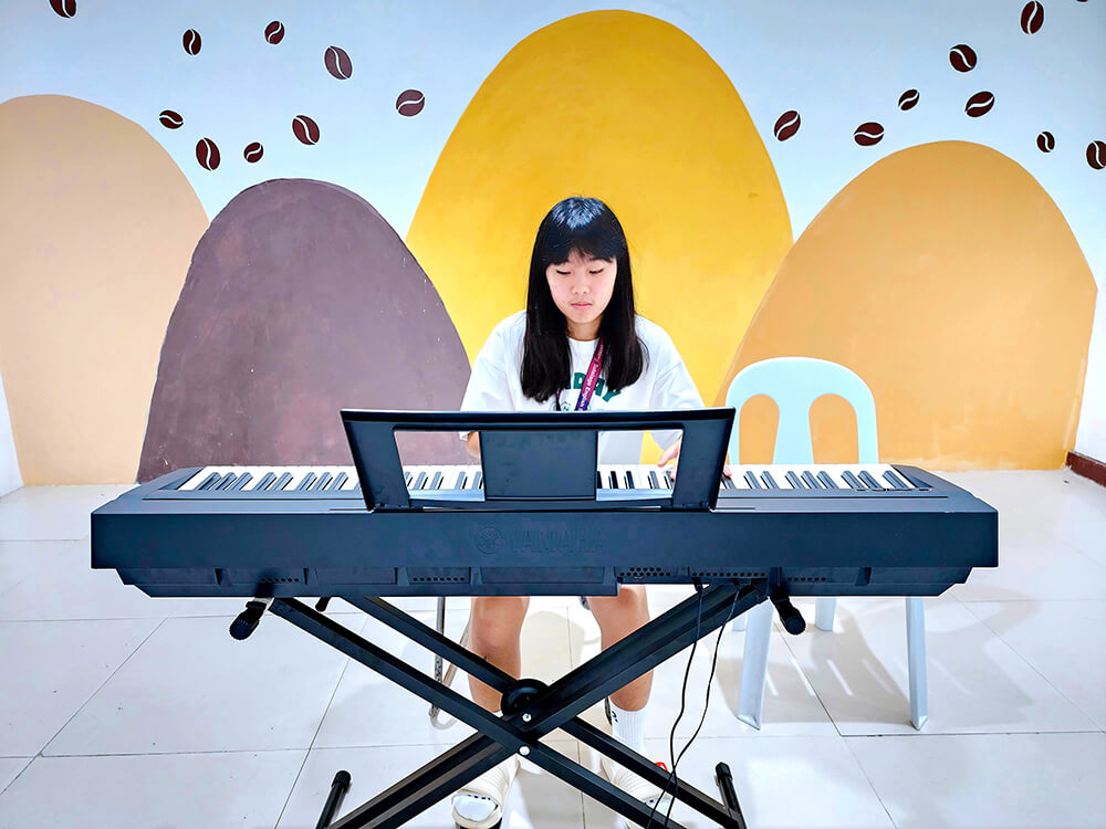 學生多才多藝,電子琴演奏